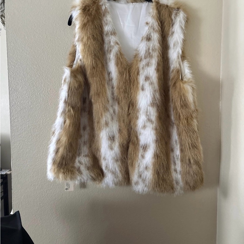 Adiva Faux Fur Vest in Brown and White new with tag